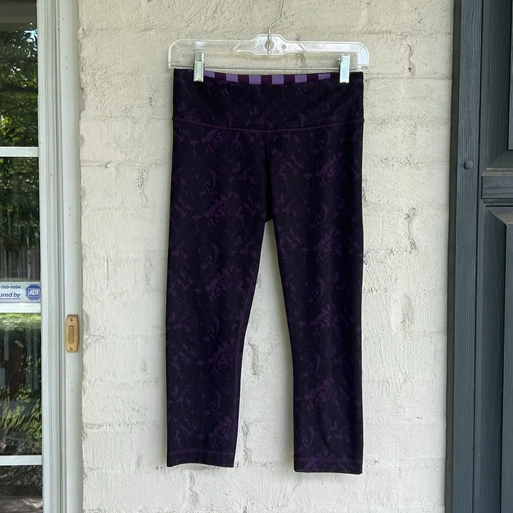Lululemon Wunder Under Cropped Leggings Beautiful Baroque Deep Zinfandel Size 6